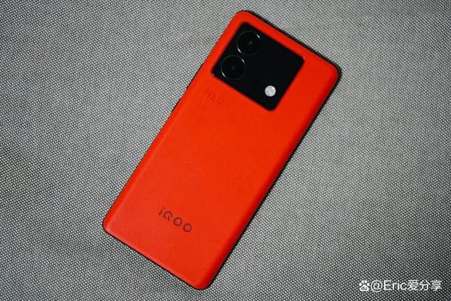 索尼手机玩游戏-索尼手机:游戏爱好者的理想之选,屏幕、处理器和电池续航表现卓越(图1) 索尼玩手机游戏有哪些_索尼手机玩游戏_索尼手机打游戏