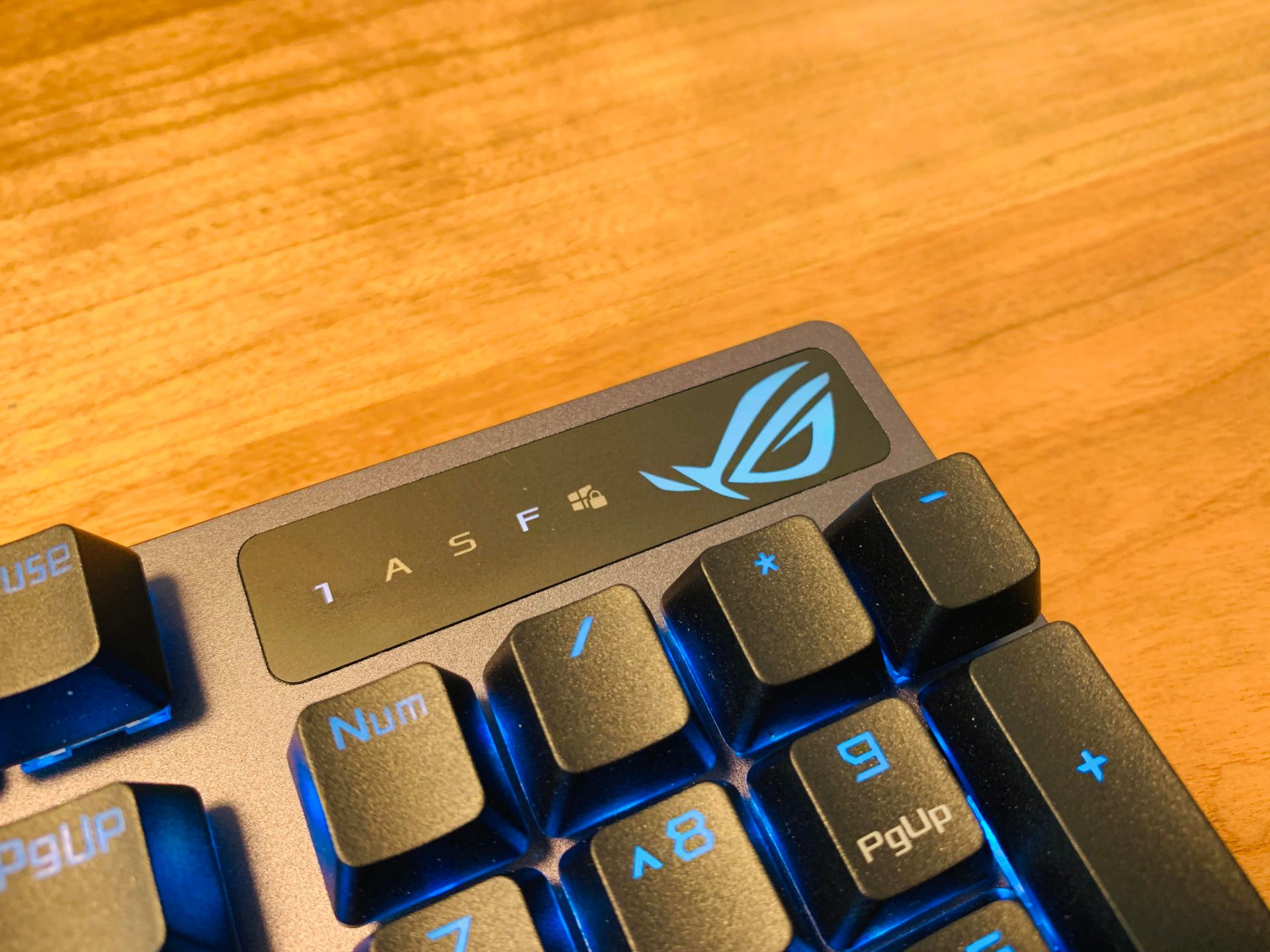 无线键盘可以打手机游戏吗-无线键盘能否提升手机游戏体验?探索之旅告诉你答案(图1) 无线键盘打手机游戏可以玩吗_无线键盘可以打手机游戏吗_无线键盘打手机游戏可以吗