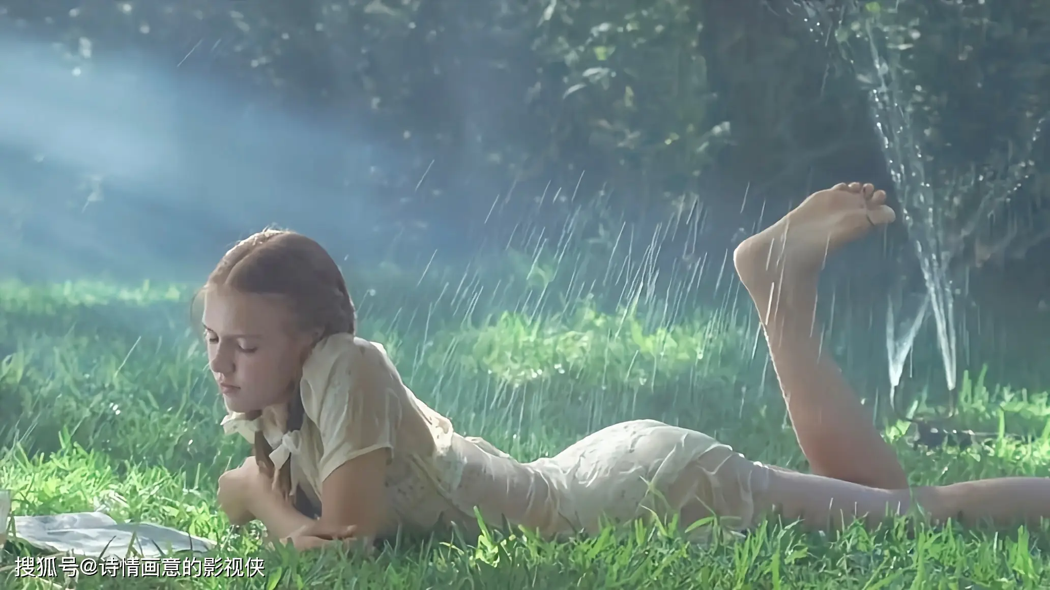 色戒迅雷下载-色戒:映照人性复杂多面的镜子,探讨人性深渊与道德边界(图3) 色戒迅雷下载_色戒迅雷下载_色戒迅雷下载