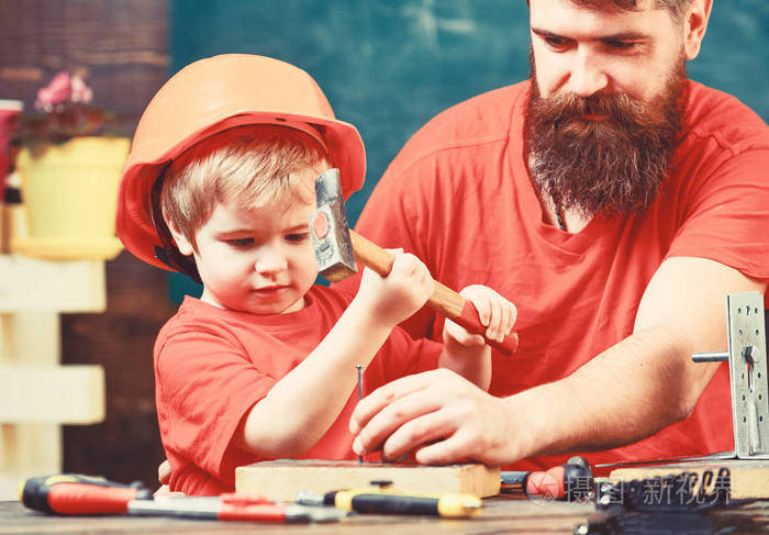 用手机和小孩玩游戏的好处_小孩适当玩手机游戏的好处_小孩子玩手机游戏的坏处