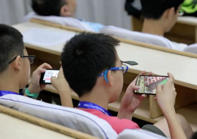 手机游戏影响学生_玩手机游戏是否影响学习_手机游戏会影响学生的成绩吗