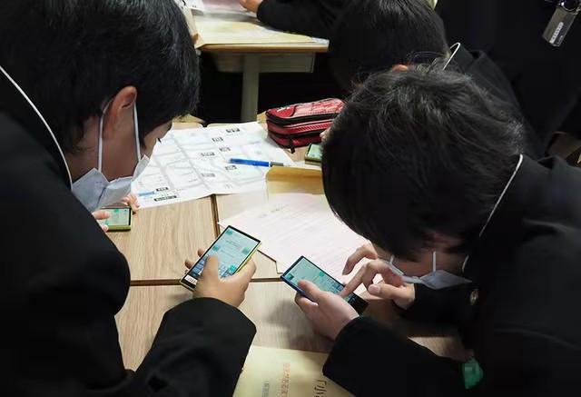玩手机游戏是否影响学习_手机游戏影响学生_手机游戏会影响学生的成绩吗