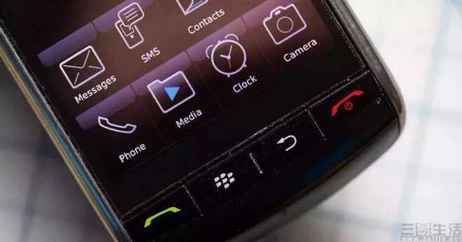 微曲面屏手机打游戏误触吗-微曲面屏手机打游戏误触问题:如何解决并提升游戏体验(图4) 曲面屏手机误触严重_微曲面屏手机打游戏误触吗_曲面屏手机误触什么意思