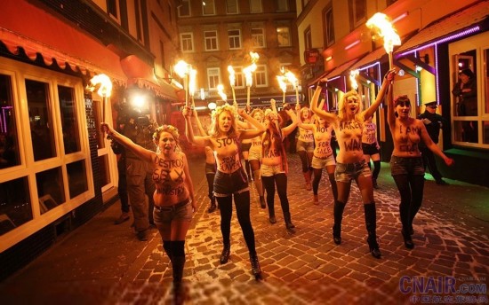 痴汉电车下载-痴汉电车:城市拥挤背后的恐惧与无奈,法律与社会保护的双重呼唤(图4) 痴汉电车下载_痴汉电车下载_痴汉电车下载