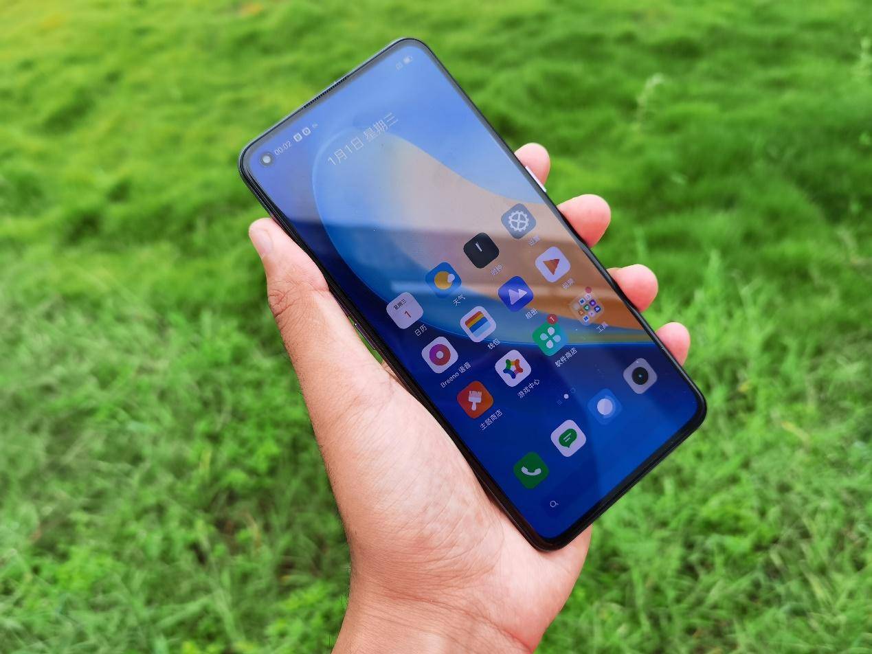 游戏手机新世代-游戏手机:超越想象的性能,炫酷外观与独特体验的完美结合(图4) 游戏手机新世代_世代手机新游戏排行榜_世代手机新游戏有哪些