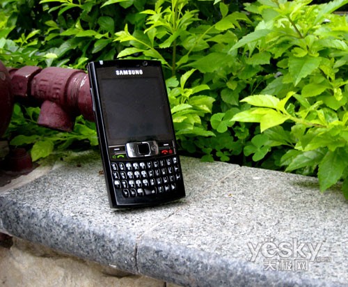 游戏手机新世代-游戏手机:超越想象的性能,炫酷外观与独特体验的完美结合(图5) 游戏手机新世代_世代手机新游戏排行榜_世代手机新游戏有哪些