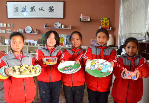 我爱做陶艺手机游戏教案-陶艺手机游戏:捏出心中所想,体验创作乐趣,还能学习陶艺知识(图1) 陶艺手工坊游戏_我爱做陶艺手机游戏教案_陶艺制作游戏