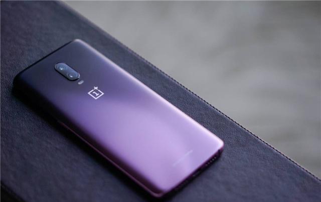 用什么手机玩游戏不发烫_手机烫玩游戏会卡吗_手机发烫的游戏