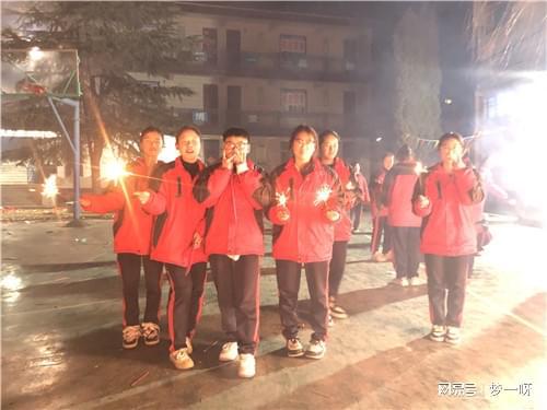 租房赚钱游戏_租房的手机游戏_好玩的租房游戏