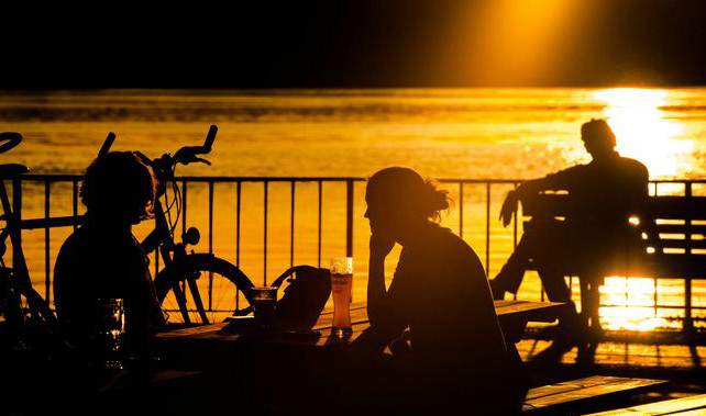 学生手机能玩游戏不_学生玩游戏的手机哪款好_学生用游戏手机