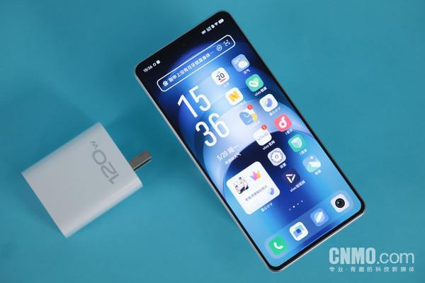 玩手机玩的游戏_玩游戏用的哪款手机好用_玩儿游戏什么手机好