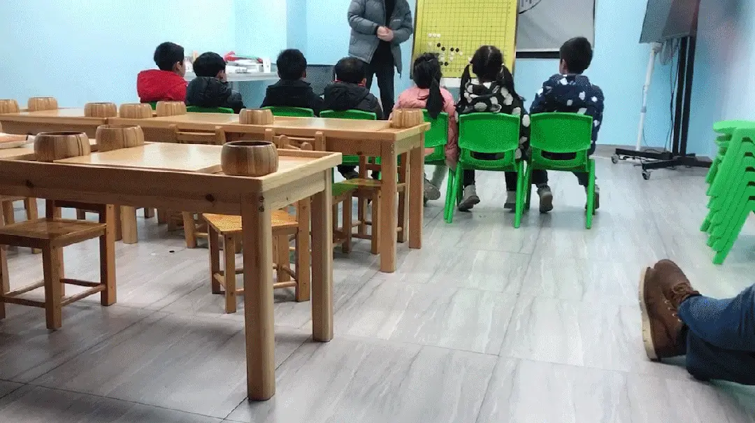 玩大型手机游戏的软件_一年级手机玩的游戏大全_大手机游戏排行榜