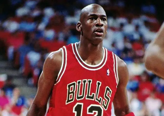 站在巅峰的傲视战神:充满激情与挑战的传奇之路(图1) 傲视战神攻略rpg_傲视战神_战神傲宇