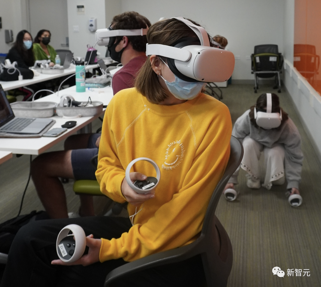 虚拟投影手机游戏:一场让你欲罢不能的视听盛宴(图2) 手机投影游戏app_投影游戏手机版_虚拟投影手机游戏