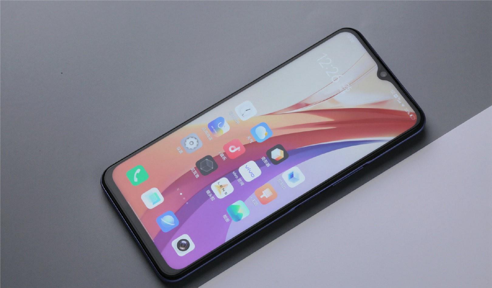 玩游戏适合什么手机屏幕-手机屏幕对游戏体验的影响:大小、刷新率和亮度的重要性(图1) 玩游戏适合什么手机屏幕_什么手机屏幕适合打游戏_屏幕适合玩手机游戏有哪些