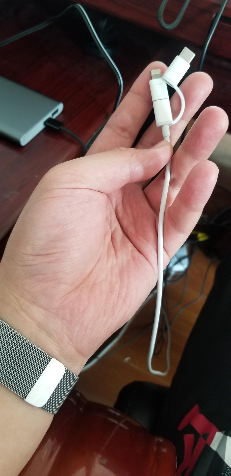 数据线一晃动就充不上电_充电线左右晃动_晃动充电头有响声能继续使用吗