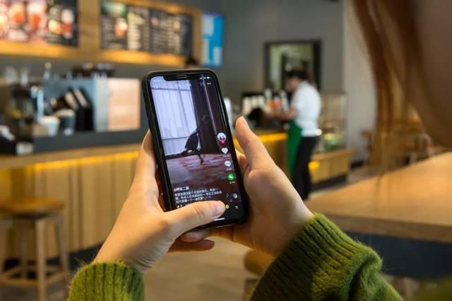 抖音上传视频最长时间多长-抖音上传视频时间延长至 60 秒,创作空间更大,你准备好了吗?(图1) 抖音视频最长可以上传多少分钟_抖音最长上传多长时间的视频_抖音上传视频最长时间多长