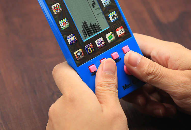 组装苹果手机的游戏机-苹果手机变身私人游戏乐园,配件应用助你畅玩游戏(图2) 苹果组装机打游戏_组装苹果手机的游戏机_组装苹果机手机游戏怎么玩