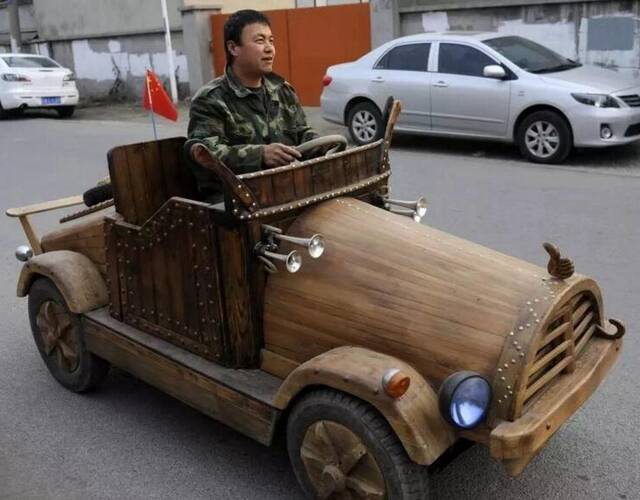 外国小伙子测评游戏手机_小伙子外国测评手机游戏的视频_有外国玩家的手机游戏