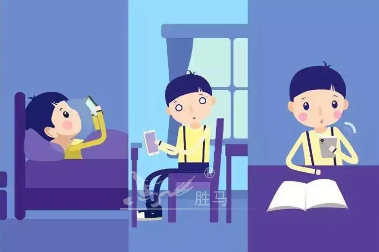 小学生玩游戏把手机给砸了_小学生玩手机游戏犯法吗_小学生玩游戏摔手机视频