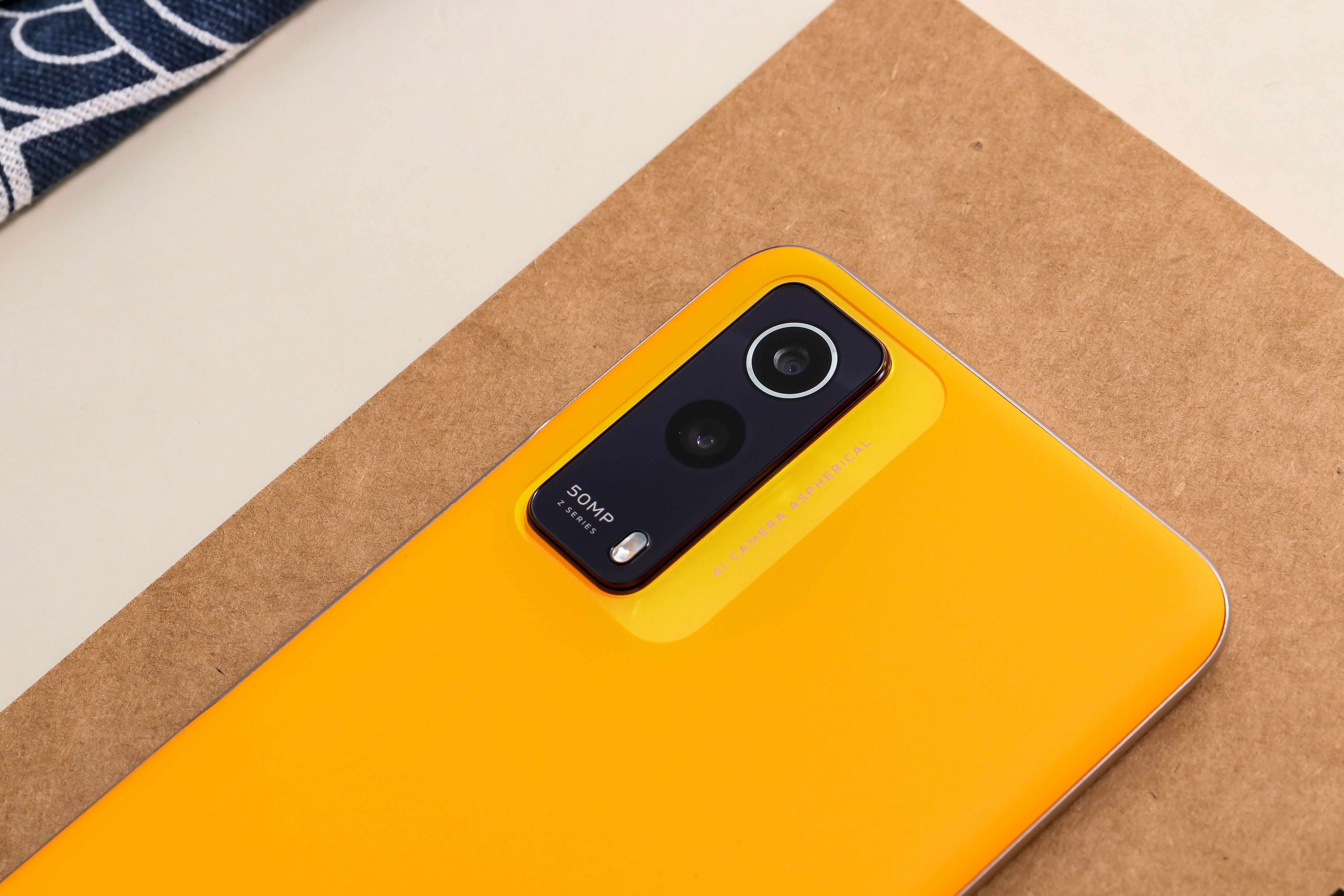 一款挺好玩的游戏手机-这款游戏手机,屏幕大色彩艳反应快续航强散热好,让你爱不释手(图1) 很好玩的游戏手机_一款挺好玩的游戏手机_超好玩手机游戏