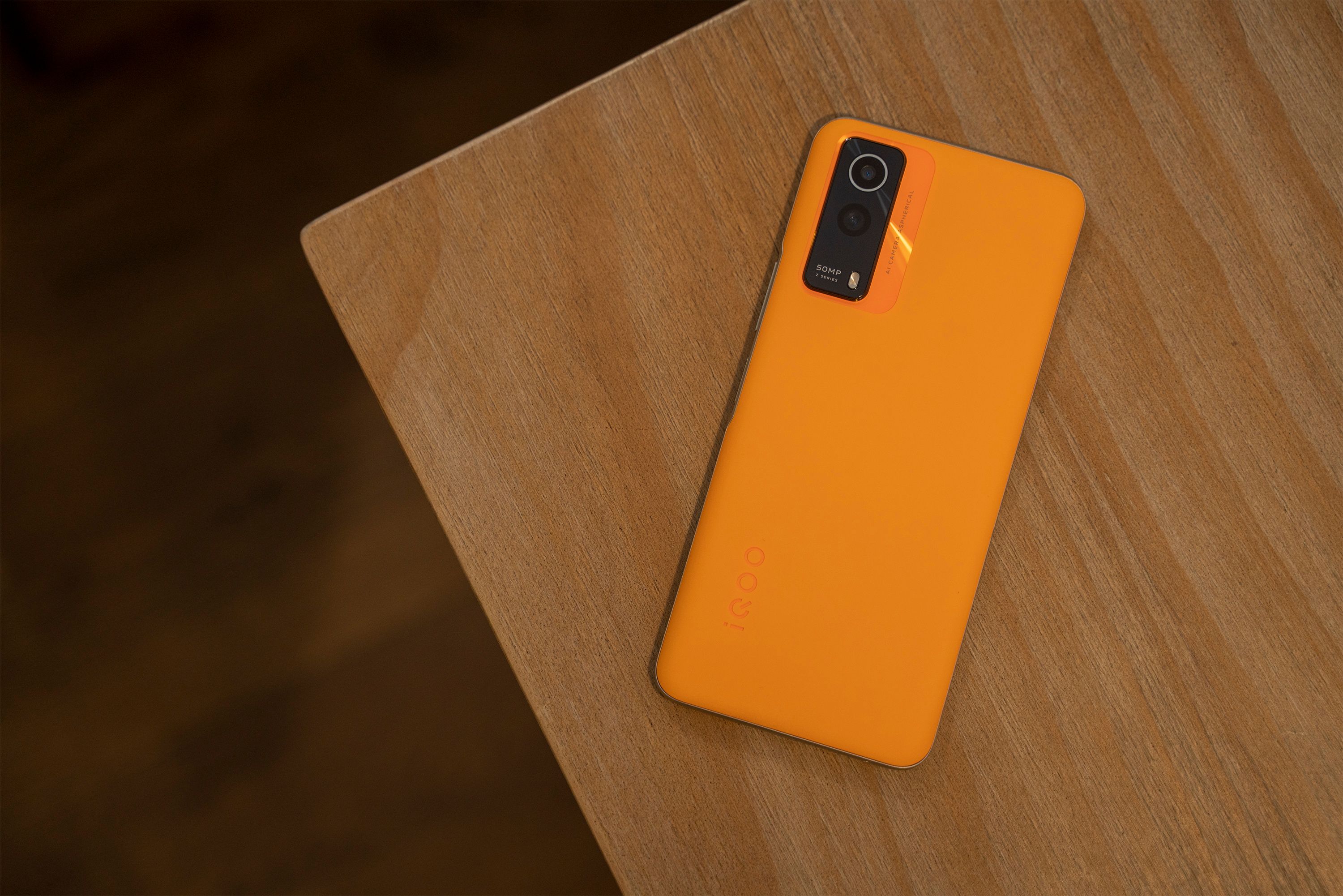 一款挺好玩的游戏手机-这款游戏手机,屏幕大色彩艳反应快续航强散热好,让你爱不释手(图2) 很好玩的游戏手机_一款挺好玩的游戏手机_超好玩手机游戏