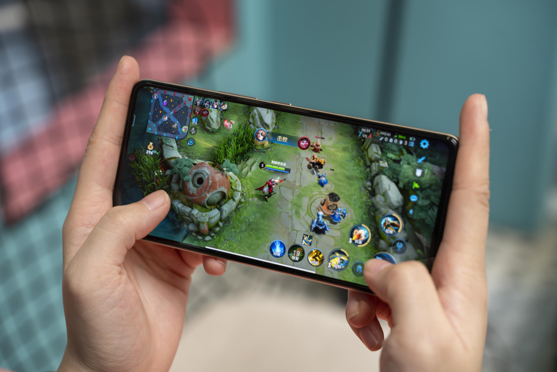 现在手机有几款游戏手机-游戏手机盛宴:顶级配置、酷炫外观与出色散热的完美结合(图1) 手机游戏有哪个_现在有哪些游戏手机_现在手机有几款游戏手机