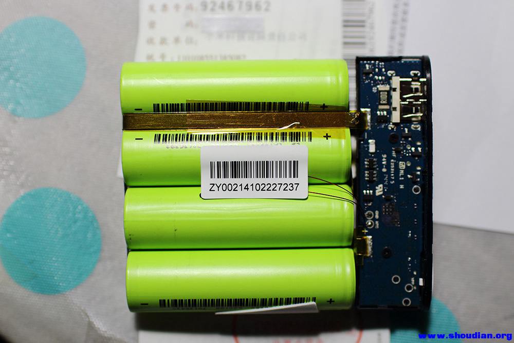 玩游戏手机电池要换吗吗-手机电池老化影响游戏体验,更换电池需谨慎选择(图5) 手机换了电池玩游戏卡_手机电池坏了玩游戏会卡吗_玩游戏手机电池要换吗吗