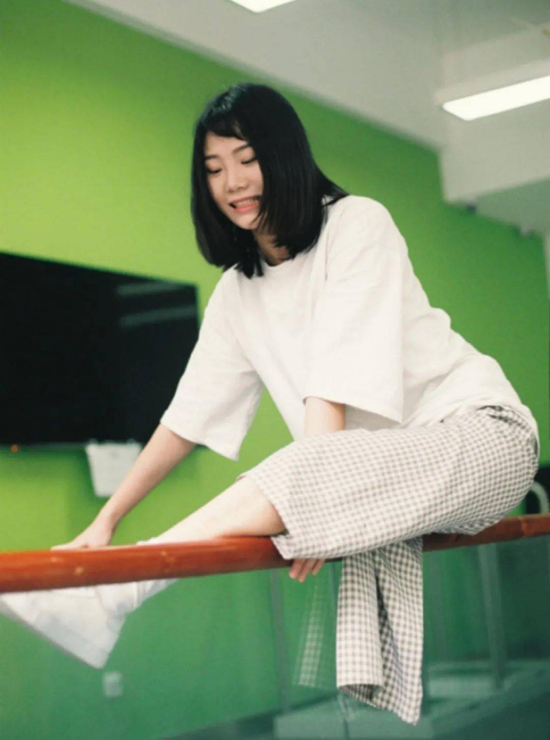 在禁忌的边界线上徘徊:自由与责任的挣扎(图1) 禁忌边缘线_禁忌边界线为什么有毒_禁忌的边界线