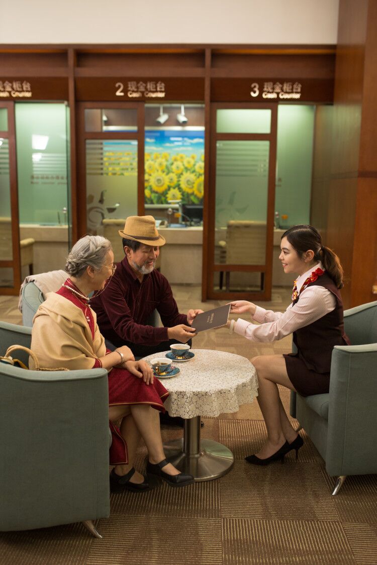 招商银行客服-在招商银行当客服的日子:情感海洋中的酸甜苦辣(图1) 招商银行客服_招商客服银行电话号码_招商客服银行电话人工服务