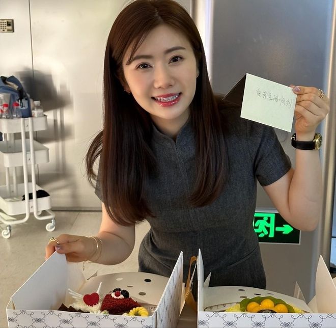 洋服 手机游戏-洋服主题手机游戏:时尚梦想的第二春,视觉盛宴等你来(图4) 洋服手机游戏有哪些_手机网页游戏公益服_洋服 手机游戏