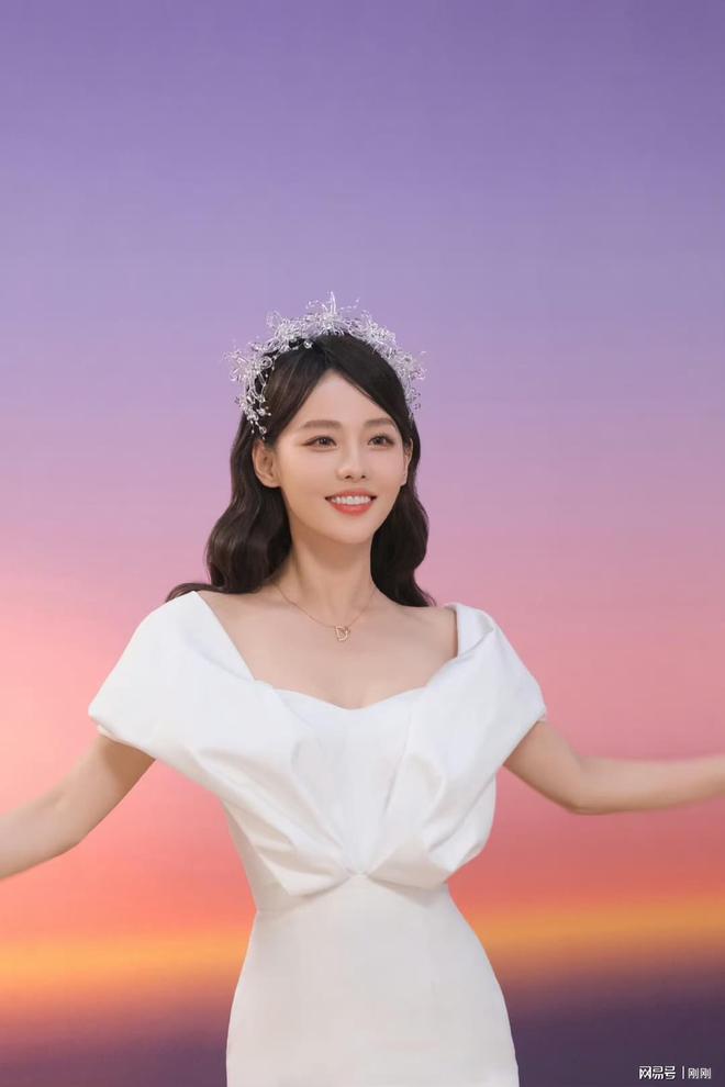 龙宫礼奈:用笑容和画笔驱散阴霾的校园女孩(图4) 龙宫礼奈喜欢圭一吗_龙宫礼奈头像_龙宫礼奈