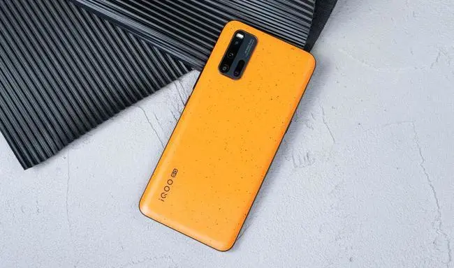 十大耐玩手机电脑游戏_玩游戏比较耐电的手机_电池耐用的游戏手机