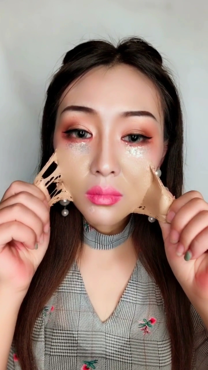 面具后的姐姐_面具姐妹讲的什么_面具姐妹头像