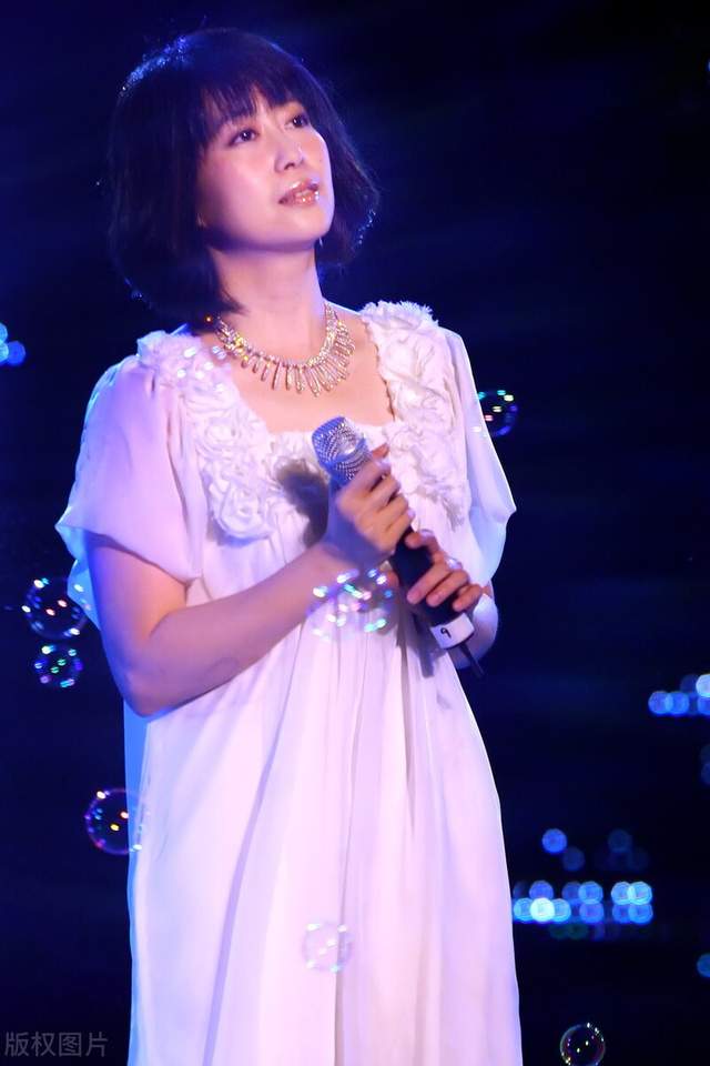 可儿江西也:青春里绚烂而哀愁的色彩,才华歌声背后的孤独与无奈(图3) 可儿江西也_可尔江西也_可儿江西也帅图
