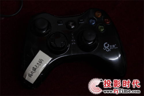 海尔游戏手柄,打造极致游戏体验”(图1) 海尔游戏手柄,打造极致游戏体验”(图1)