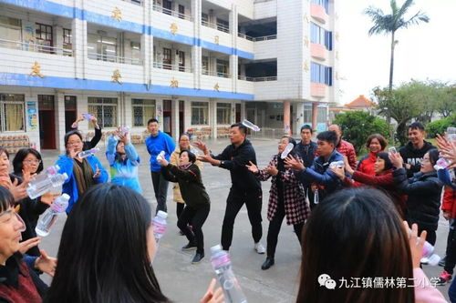 抛矿泉游戏(图1) 抛矿泉游戏(图1)