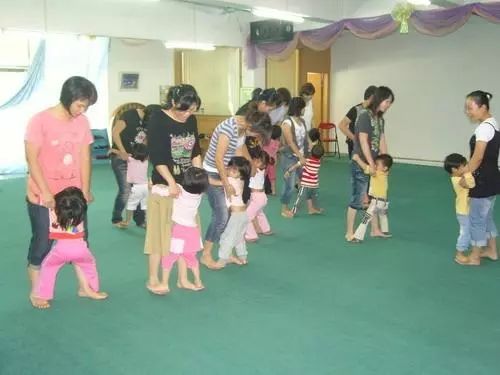 幼儿亲子游戏图片大全(图2)