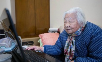 老太打游戏,老太们的游戏世界之旅(图1) 老太打游戏,老太们的游戏世界之旅(图1)