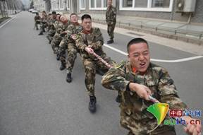 军营传统游戏,铸就钢铁意志(图2) 军营传统游戏,铸就钢铁意志(图2)