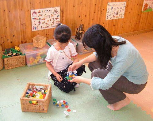 亲子游戏叠杯子游戏,趣味叠杯子游戏乐翻天(图1) 亲子游戏叠杯子游戏,趣味叠杯子游戏乐翻天(图1)