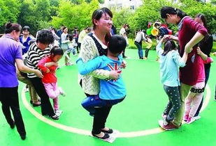 亲子游戏撕彩条游戏,撕彩条游戏欢乐时光(图2) 亲子游戏撕彩条游戏,撕彩条游戏欢乐时光(图2)