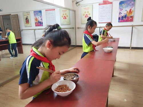公筷游戏,共建和谐餐桌(图1) 公筷游戏,共建和谐餐桌(图1)