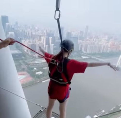 广州高空游戏,挑战极限的空中冒险之旅(图3) 广州高空游戏,挑战极限的空中冒险之旅(图3)