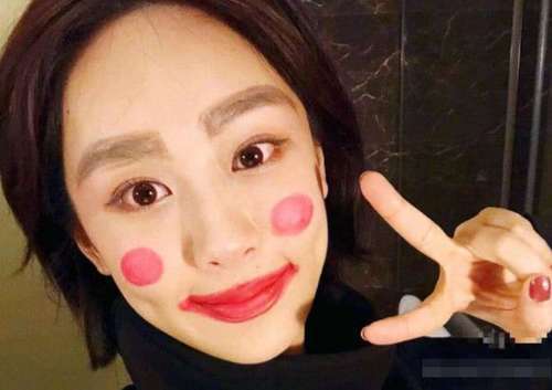 小丑妆游戏,疯狂妆容下的欢乐冒险之旅(图2) 小丑妆游戏,疯狂妆容下的欢乐冒险之旅(图2)