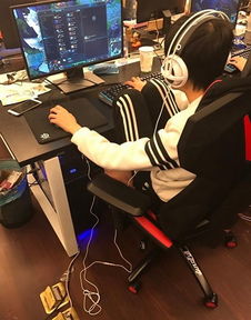 游戏左撇子,游戏中的独特视角与操作技巧揭秘(图1) 游戏左撇子,游戏中的独特视角与操作技巧揭秘(图1)