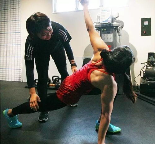 肌肉女生游戏,肌肉女生在游戏世界中的热血征程(图2)