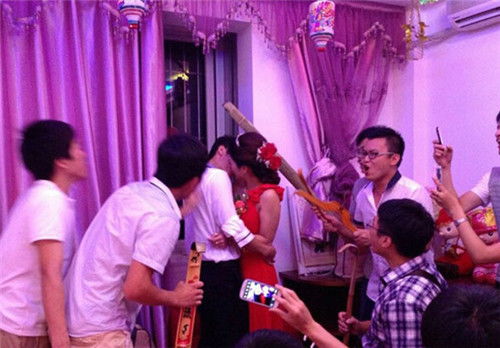 气氛游戏结婚,见证爱情甜蜜婚礼时刻(图2)