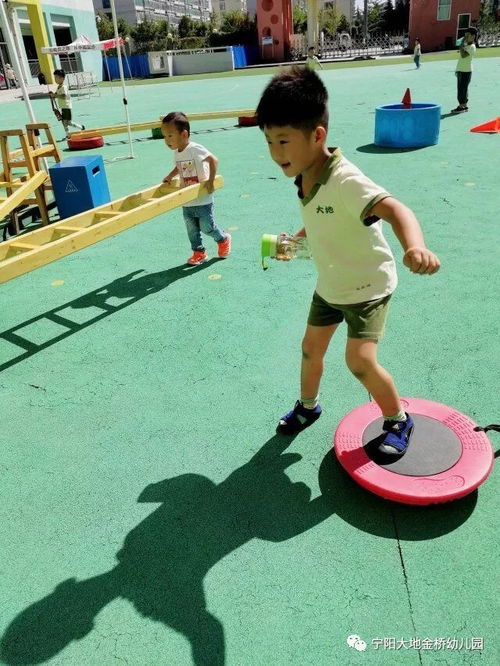 泥土游戏大班,大班幼儿创意无限的艺术之旅(图3) 泥土游戏大班,大班幼儿创意无限的艺术之旅(图3)