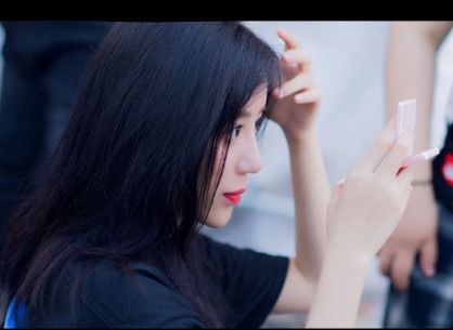 游戏椅女,时尚与舒适并存的电竞新宠(图2) 游戏椅女,时尚与舒适并存的电竞新宠(图2)